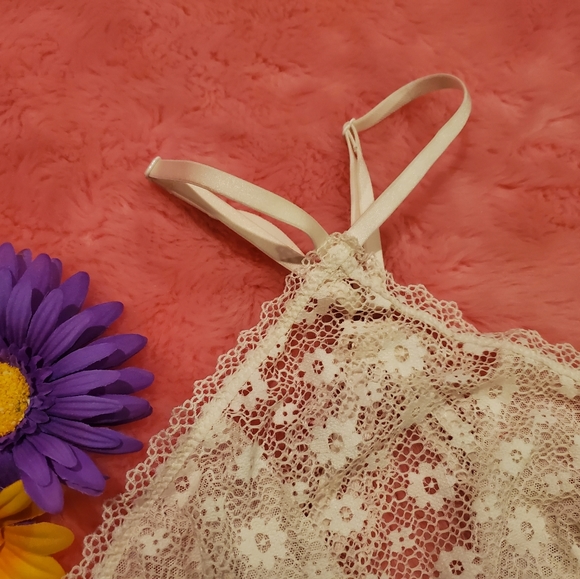 Victoria Secret unlined lace halter bralette - Picture 6 of 6